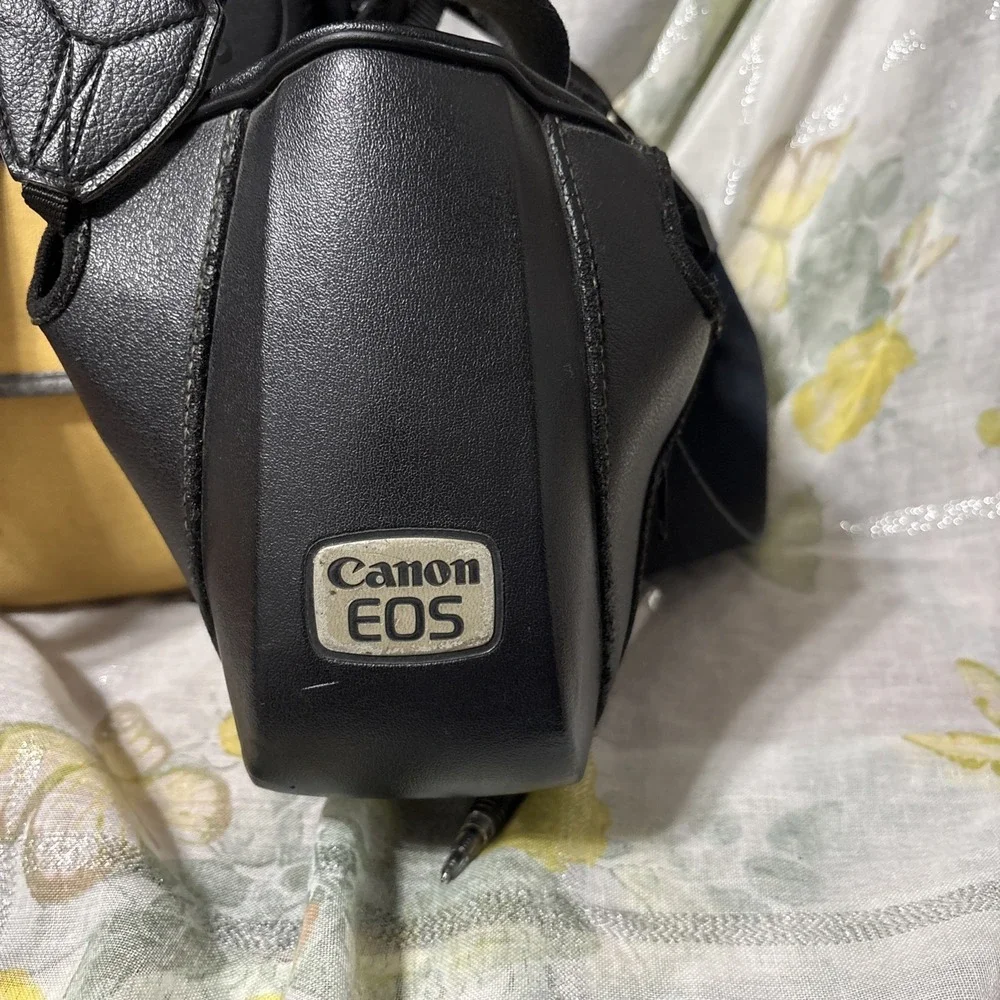 Canon EOS 1000 QD SLR‎ 35mm Film Camera From JAPAN Tested Working With Extras